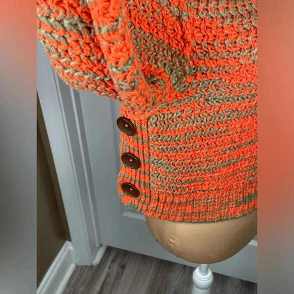 Free People Side‎ Button Cowl Neck Knit Pullover Sweater Size XS - Picture 4 of 8